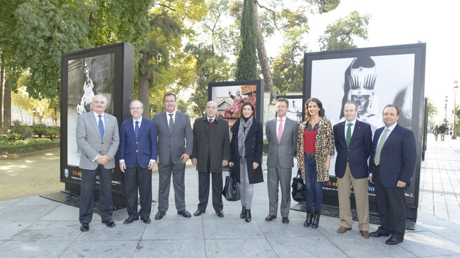 Inauguración de la exposición de mupis en la Puerta de Jerez.