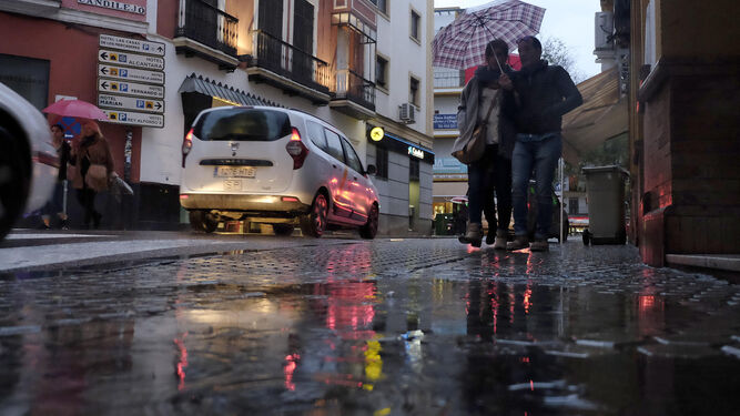 La lluvia en Sevilla deja incidencias leves