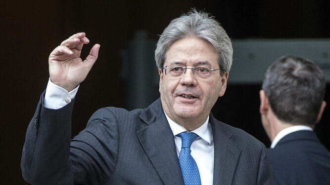 Gentiloni abandona la sede de la Presidencia italiana