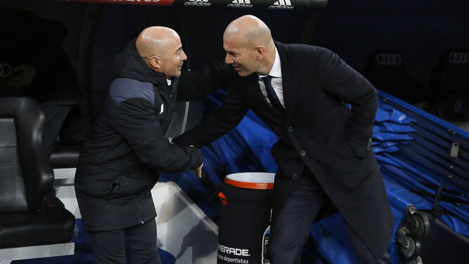 Jorge Sampaoli y Zinedine Zidane, antes del partido de ayer.