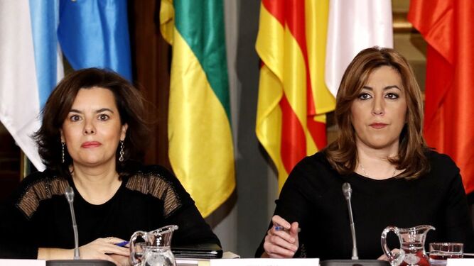 La vicepresidenta del Gobierno, Soraya Sáenz de Santamaría, y la presidenta de la Junta, Susana Díaz.
