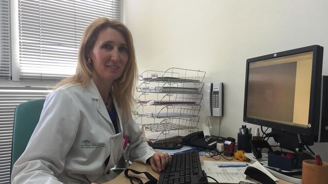 La doctora Lara Ferrándiz, responsable de Teledermatología del Macarena.