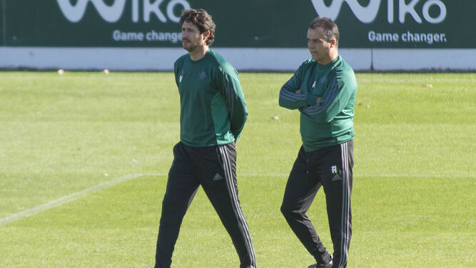 Alexis Trujillo junto a Víctor en un entrenamiento.