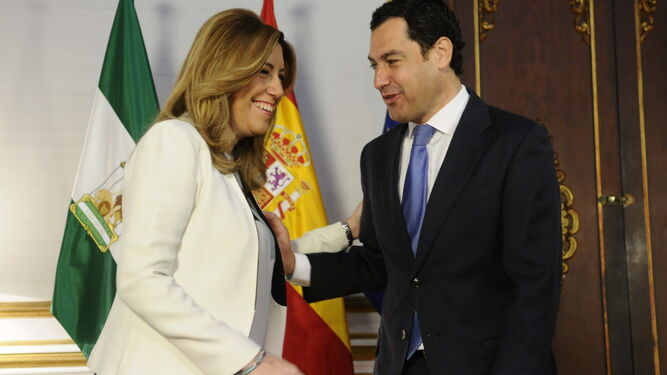 La presidenta de la Junta, Susana Díaz, junto al presidente del PP-A, Juanma Moreno.