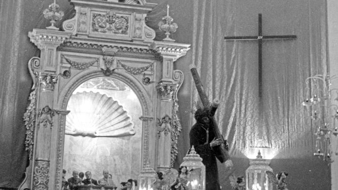 Primera foto del Señor en la basílica en el año 1965.