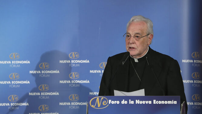 El cardenal Amigo Vallejo, durante su intervención en el foro.
