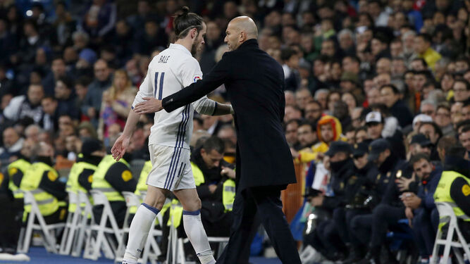 Momento de la expulsión de Bale.