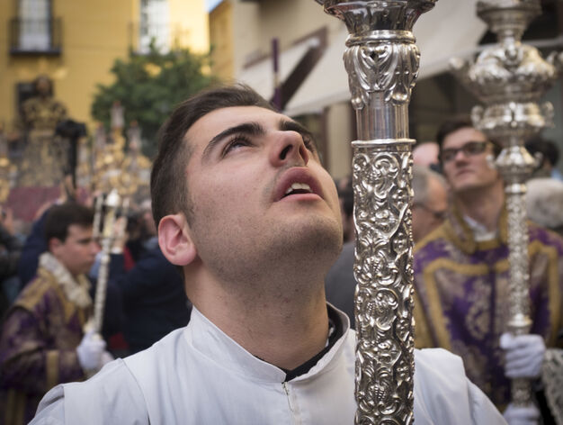 El Via Crucis presidido por el Señor de la Oración en el Huerto, en imágenes
