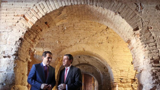 Pablo González, junto al entonces alcalde de Córdoba, José Antonio Nieto, en una visita a la capital cordobesa.