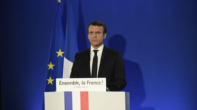 Macron habla como presidente de Francia.