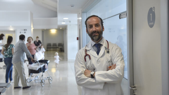 El doctor Ignacio Salamanca de la Cueva, pediatra y coordinador médico de la Unidad de Investigación del Grupo IHP Pediatría.