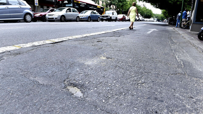 Tramo de la Avenida Menéndez Pelayo en la que se probará un nuevo asfalto más resistente.