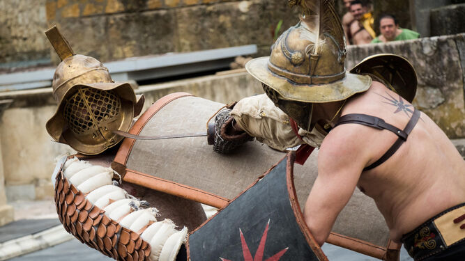 Lucha de gladiadores en el Teatro romano de Itálica.