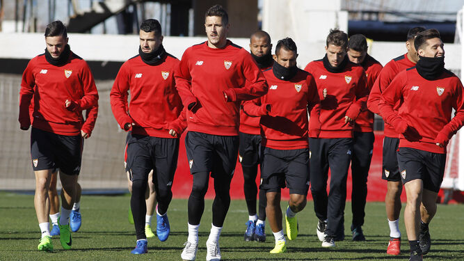 Stevan Jovetic, en el centro, junto a Vitolo, Mariano, Montoya y Carriço en un entrenamiento de la pasada temporada.