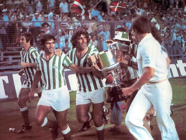 Recuerdo fotogr&aacute;fico de la primera Copa del Rey del Real Betis en su 40&ordm; aniversario