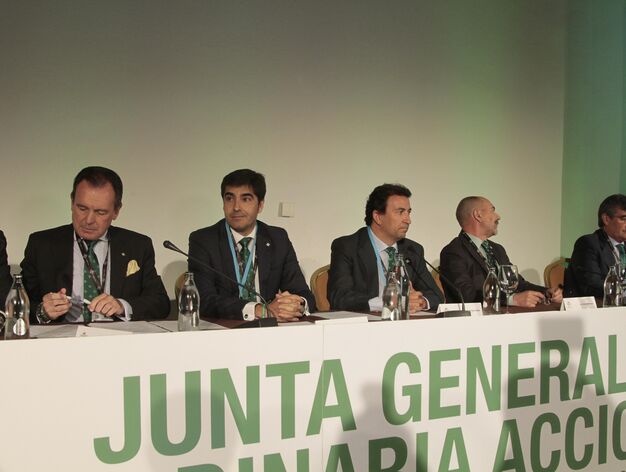 Las Junta General de Accionistas del Betis, en im&aacute;genes