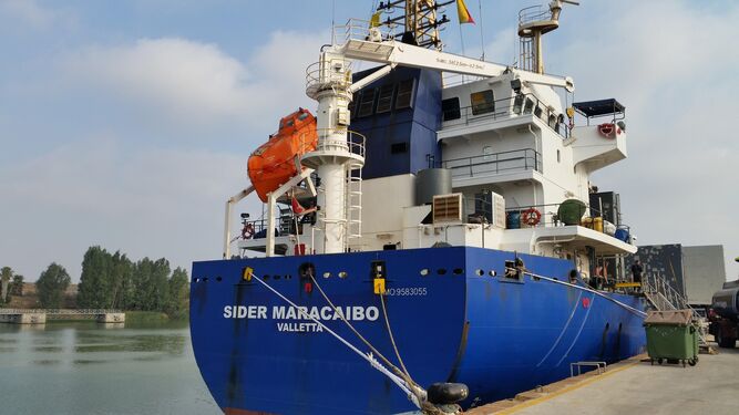 El buque Sider Maracaibo llegó el lunes con 7,11 metros de calado y 7.300 toneladas de fertilizantes.