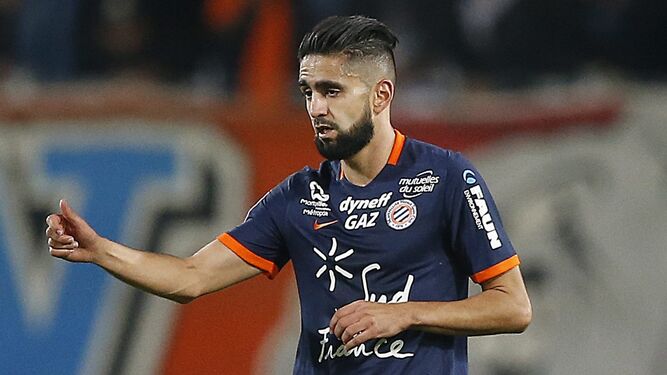 Ryad Boudebouz, con la camiseta del Montpellier.