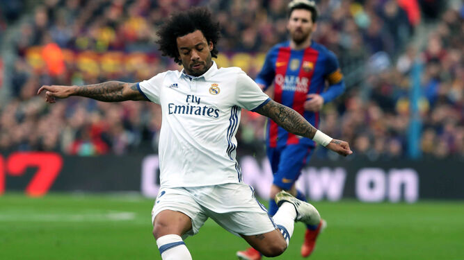 Marcelo, con Messi detrás, en el Barça-Madrid de la próxima temporada