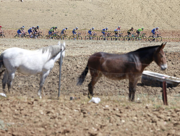 La etapa de la Vuelta con final en Tomares, en im&aacute;genes