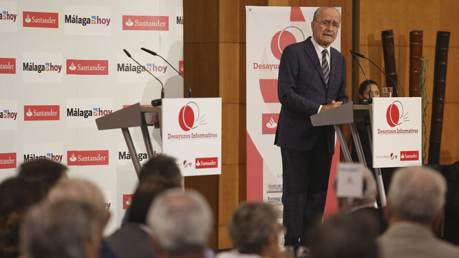 Francisco de la Torre, alcalde de Málaga, durante su intervención en el desayuno informativo.
