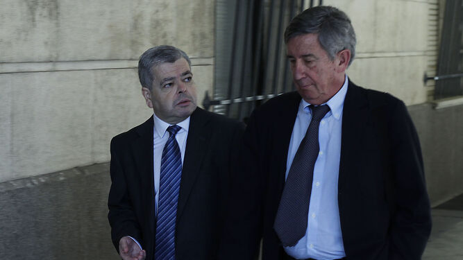 Agustín Barberá y su abogado, Pedro Apalategui.