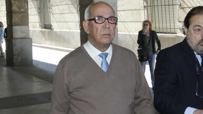 El ex concejal José Antonio García en los juzgados de Sevilla