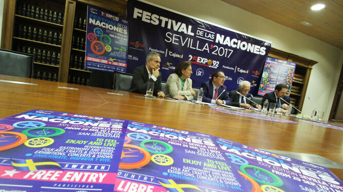 Cristóbal Cervantes, Sergio Frenkel, Antonio Pulido, Joaquín Castillo y Carlos Montesa, ayer en la presentación del festival.