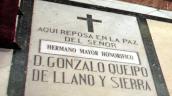 Sepultura de Queipo de Llano en la basílica de la Macarena.