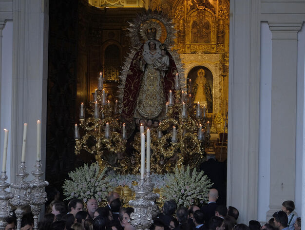 Procesi&oacute;n de la Virgen del Rosario de la Hermandad de la Macarena