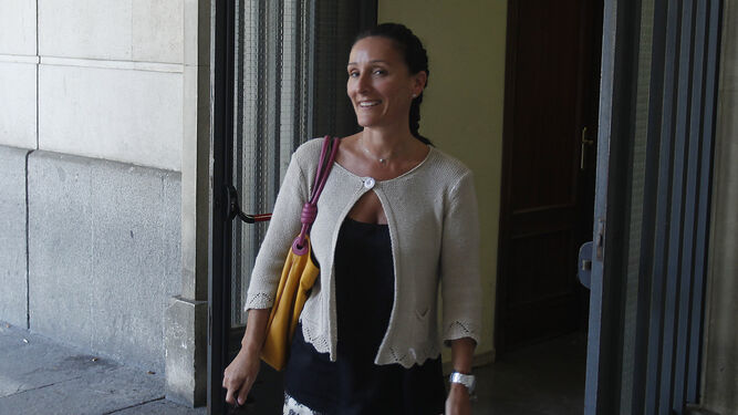 La juez María Núñez Bolaños sale de los juzgados de la Audiencia de Sevilla.