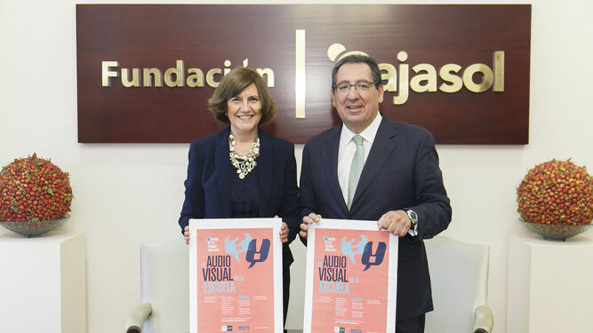 Emelina Fernández y Antonio Pulido, presidentes de la CAA y Fundación Cajasol.