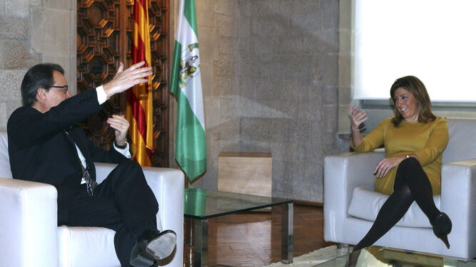 Susana Díaz se reunió con Artur Mas, siendo éste presidente de la Generalitat, en Barcelona en febrero de 2014.