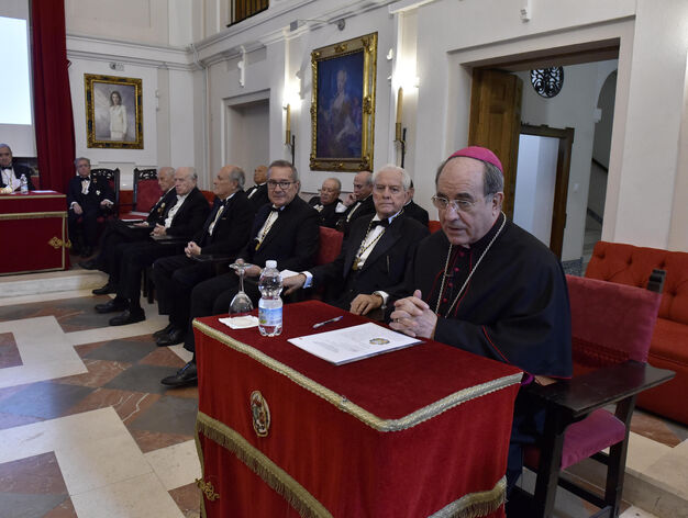 El arzobispo de Sevilla ingresa en la Real Academia de Medicina