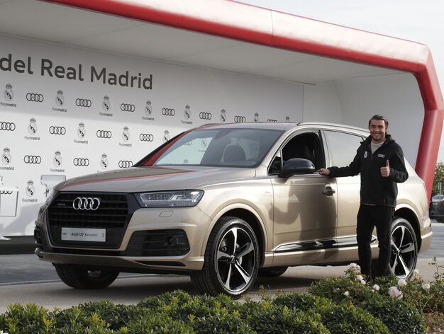 Los nuevos coches de la plantilla del Real Madrid, foto a foto