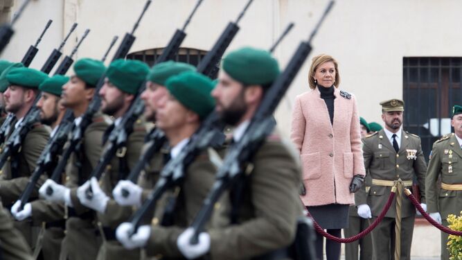 La  ministra Cospedal, ayer en los actos de celebración de la patrona del Arma de Infantería, en Barcelona.