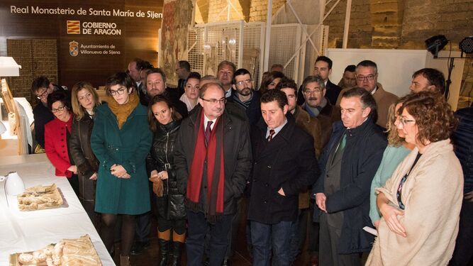 El presidente de Aragón, durante su visita a las obras del Monasterio de Sijena.