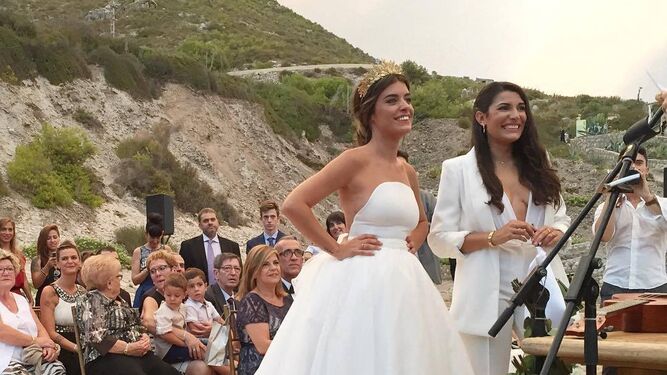 En 2016, en su boda con su mujer, Alba.