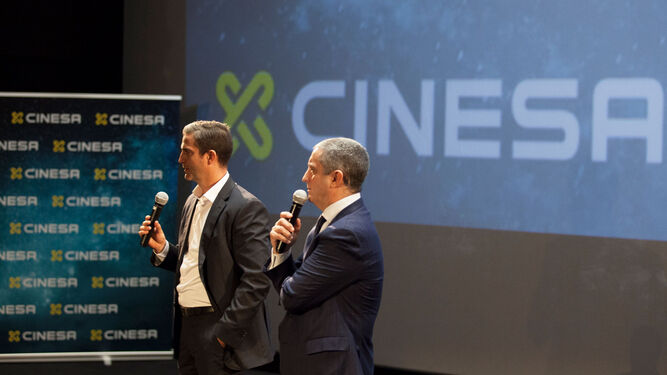 Héctor Premuda, director de Marketing de Cinesa, y Ramón Biarnés, director general de Cinesa, en la presentación.