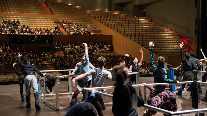 Más de 600 alumnos de danza asisten al ensayo de 'Don Quijote'