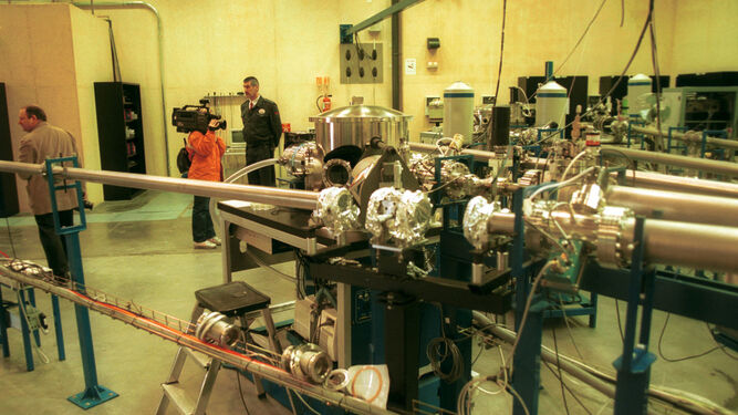 Tandem 3 MVA, un acelerador de  partículas del CNA que permite analizar y modificar materiales.