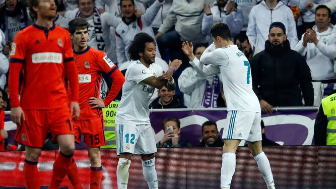 Cristiano Ronaldo y Marcelo celebran el segundo gol.