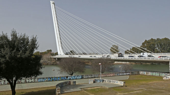 El puente del Alamillo en una imagen reciente.