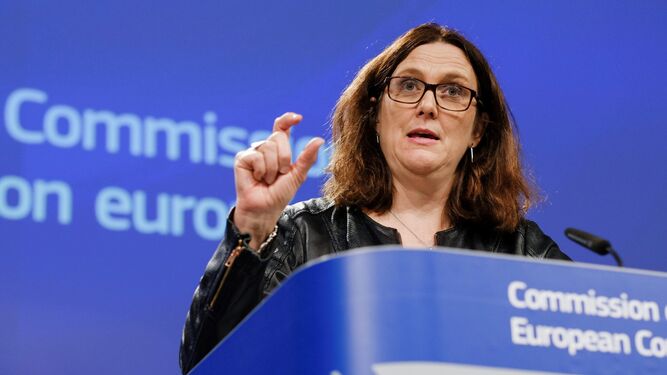 La comisaria europea de Comercio, Cecilia Malmström, ayer, en rueda de prensa en Bruselas.