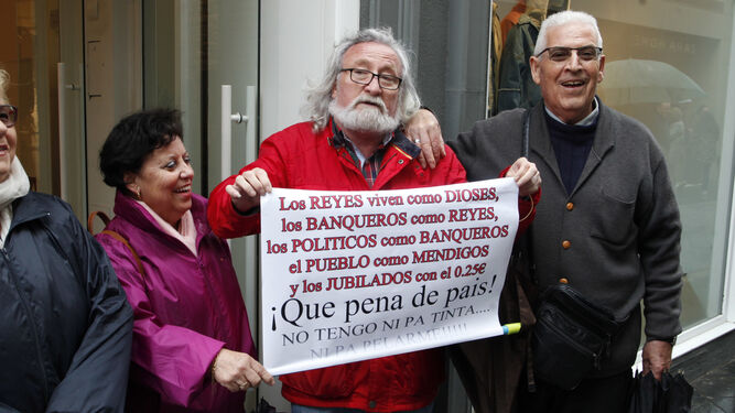 Las im&aacute;genes de la manifestaci&oacute;n por las pensiones p&uacute;blicas en Sevilla