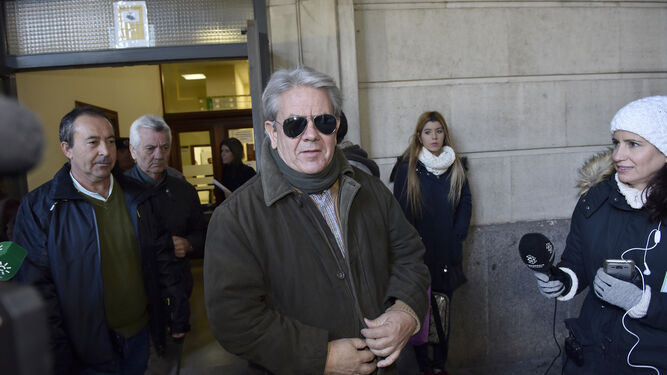 El presidente de Solidaridad del Taxi, Enrique Filgueras, cuando compareció en los juzgados en diciembre.
