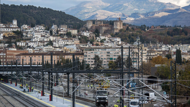 Obras en el acceso ferroviario a la estación de Granada.