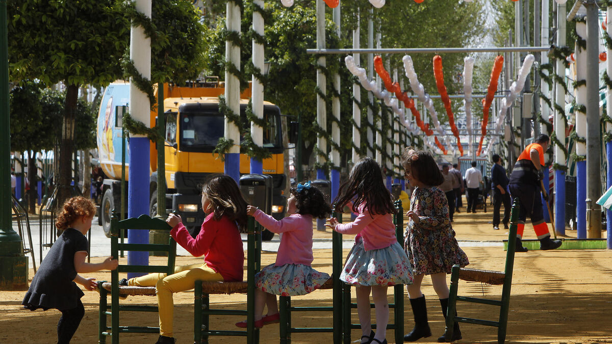 No hace falta ir a la calle del Infierno para que las niñas se diviertan en la Feria.