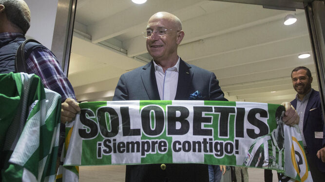 Lorenzo Serra Ferrer, a su llegada a Sevilla para incorporarse al Betis.