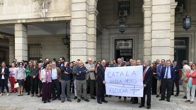 Jueces piden  a Catalá que les escuche